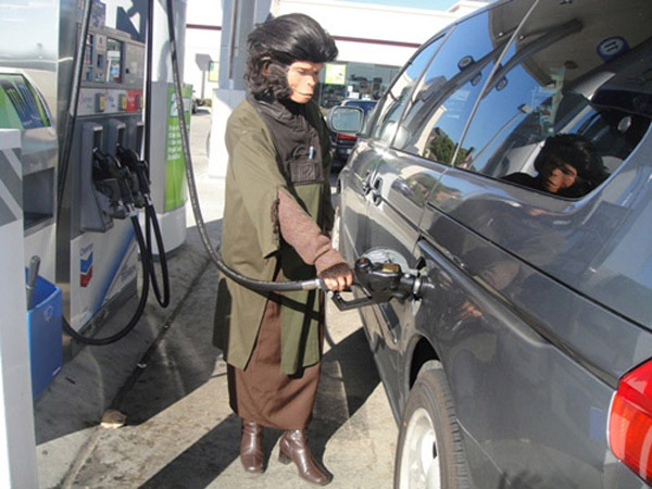 gas-pumping-fail-ape.jpg