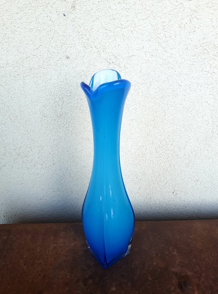 blue vase.jpg